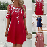 Sukienka z odkrytymi ramionami