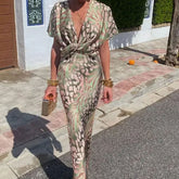 Sukienka midi z nadrukiem i seksownym dekoltem w serek