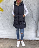 Sleeveless padded coat with zipper