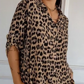 Stylowa koszula z ciśnieniem lamparta i regulowanym rękawem