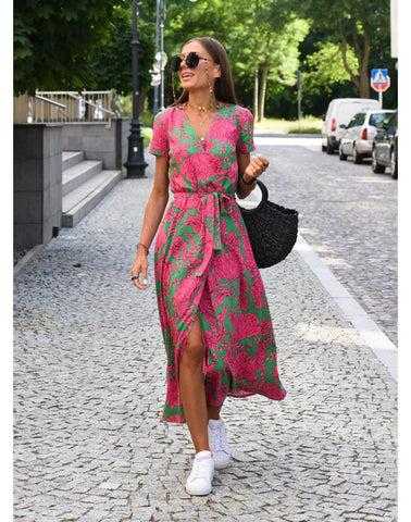 Elegancka sukienka z dekoltem w serek